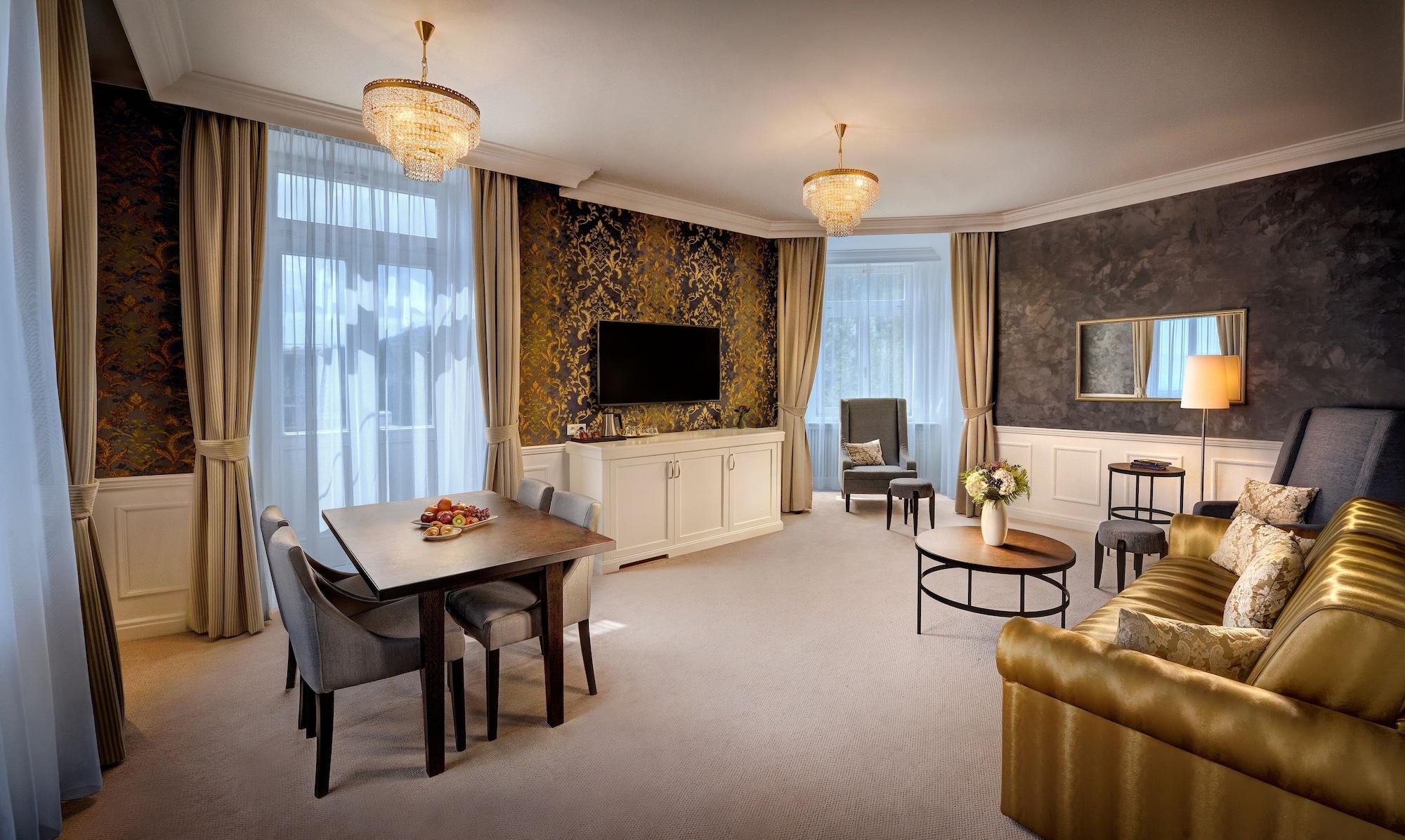 Grand Hotel Stary Smokovec วิสโซเค ดาตรี ภายนอก รูปภาพ
