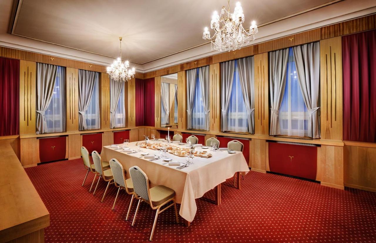 Grand Hotel Stary Smokovec วิสโซเค ดาตรี ภายนอก รูปภาพ