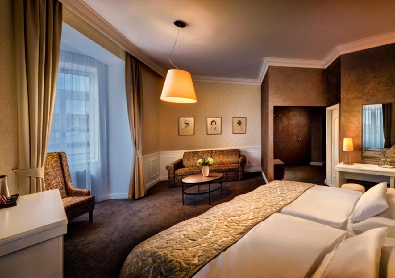 Grand Hotel Stary Smokovec วิสโซเค ดาตรี ภายนอก รูปภาพ